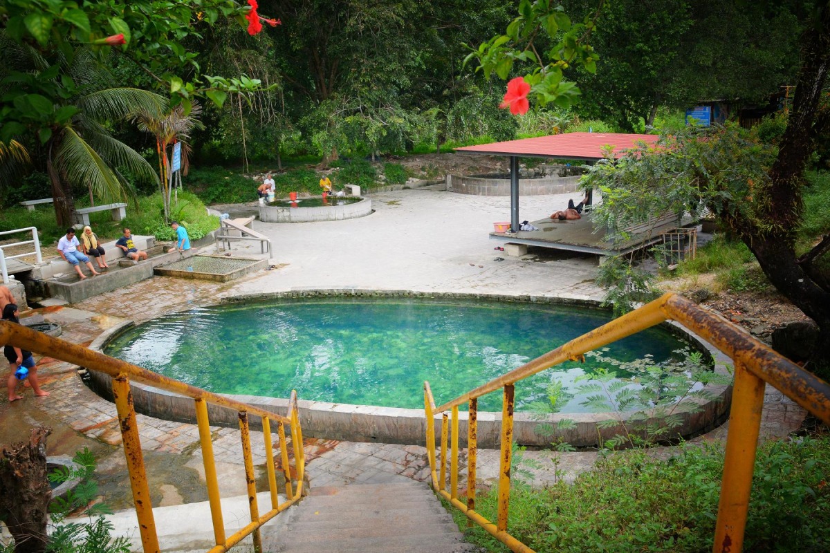 kolam_air_panas_1
